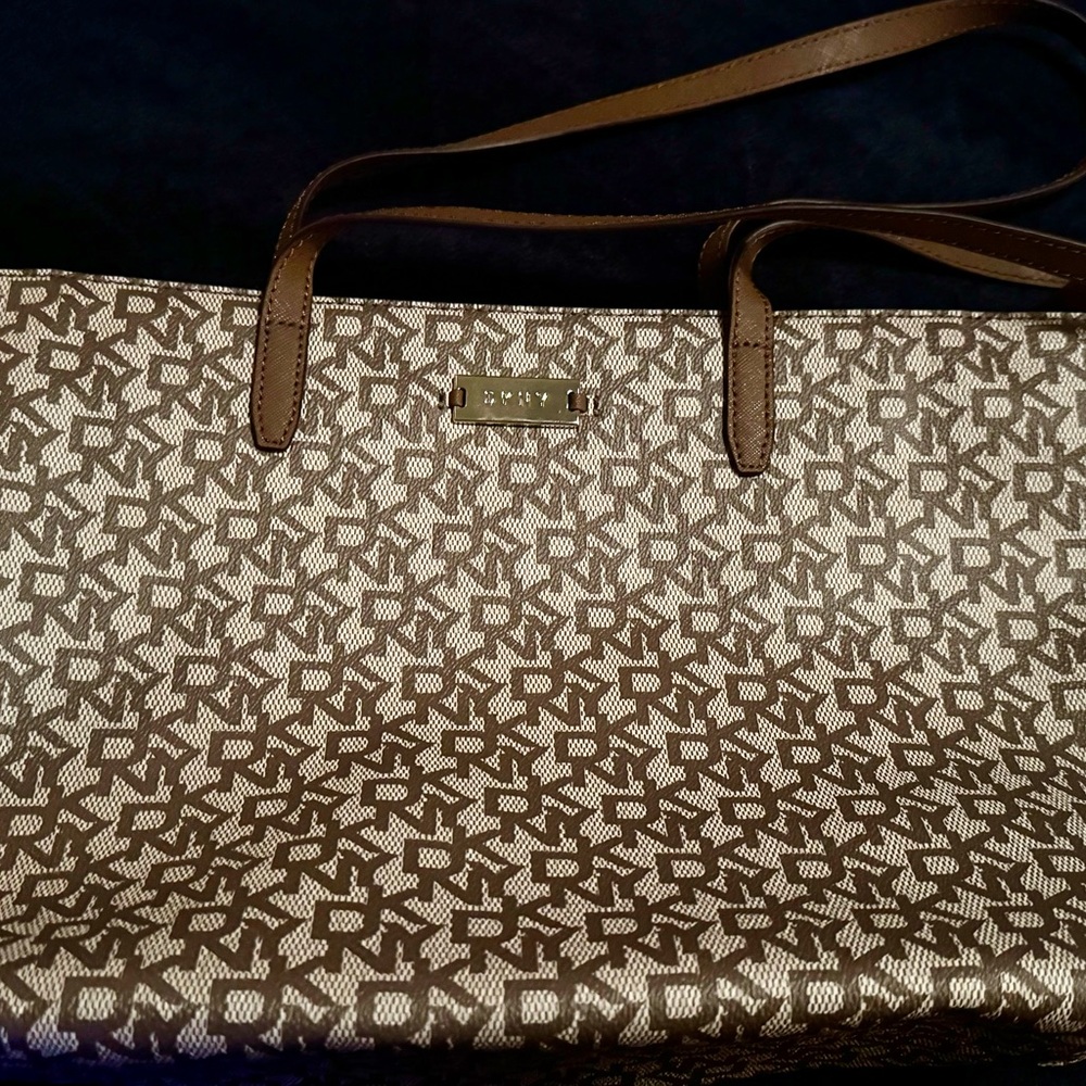 DKNY Signature Logo Tote Bag